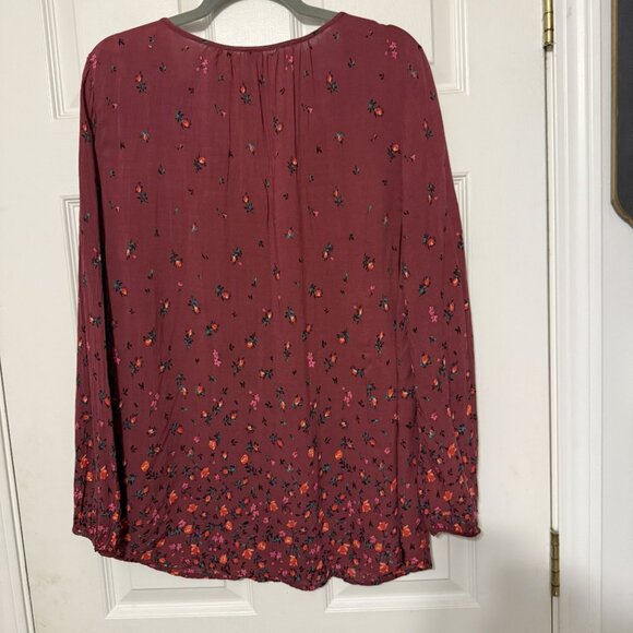 Old Navy Cherry Red Peasant Shirt w/ Roses Size Large - Picture 2 of 5